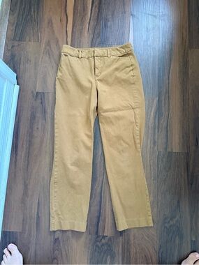Old Navy Women's Chino Pants in Tan